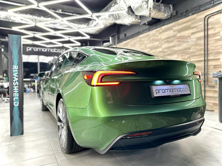 Folia PPF do zmiany koloru auta Rivashield Color Dark Green Pearl RS050